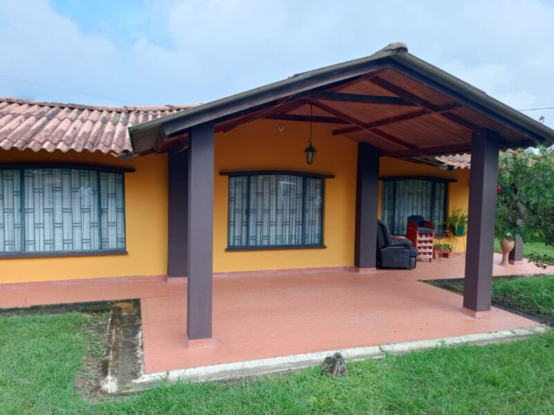 ¡¡EXCELENTE OPORTUNIDAD DE VENTA O PERMUTA DE CASA-FINCA EN CHACHAGÜÍ!!