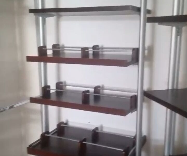 Vendo estantería para local comercial