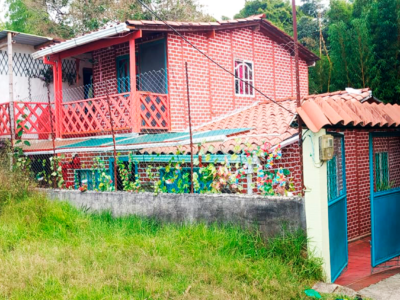 Se vende casa prefabricada barrio San Francisco chachagüí