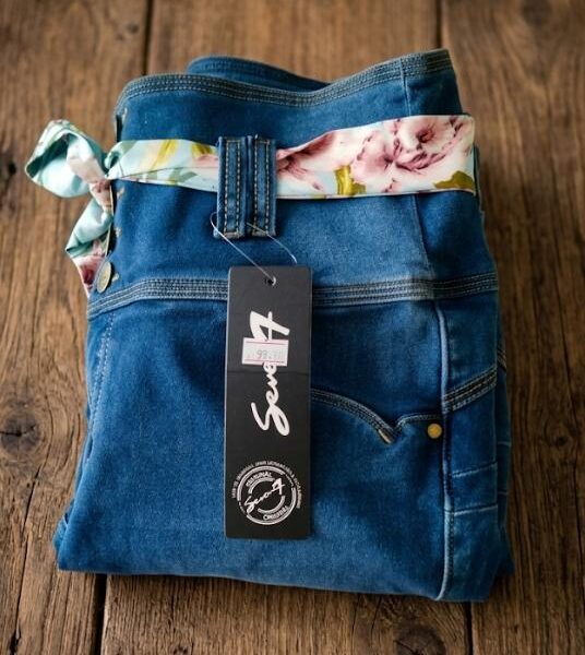 JEANS DE MARCA. LEVANTA COLA, CONTROL ABDOMEN, CON FAJA GRADUABLE INCLUIDA, CON CINTURÓN, EN MARCA SEVEN 7 Y EB