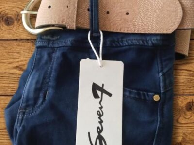 JEANS DE MARCA. LEVANTA COLA, CONTROL ABDOMEN, CON FAJA GRADUABLE INCLUIDA, CON CINTURÓN, EN MARCA SEVEN 7 Y EB