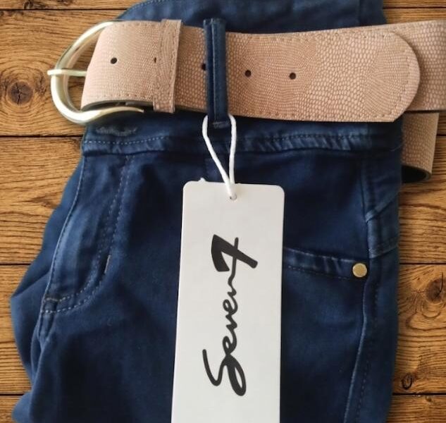 JEANS DE MARCA. LEVANTA COLA, CONTROL ABDOMEN, CON FAJA GRADUABLE INCLUIDA, CON CINTURÓN, EN MARCA SEVEN 7 Y EB