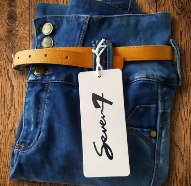 JEANS DE MARCA. LEVANTA COLA, CONTROL ABDOMEN, CON FAJA GRADUABLE INCLUIDA, CON CINTURÓN, EN MARCA SEVEN 7 Y EB