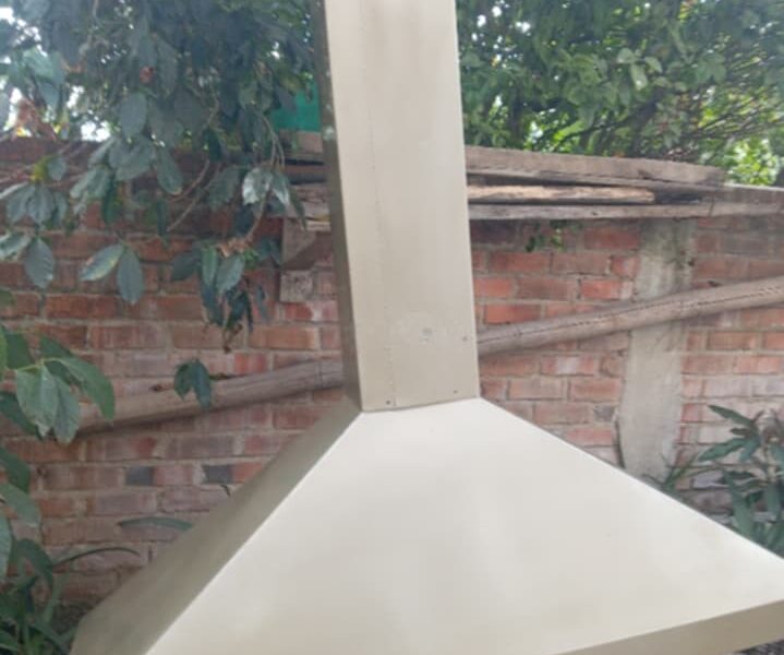 SE VENDE CAMPANA METÁLICA