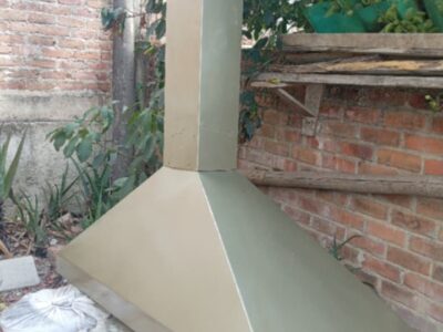 SE VENDE CAMPANA METÁLICA