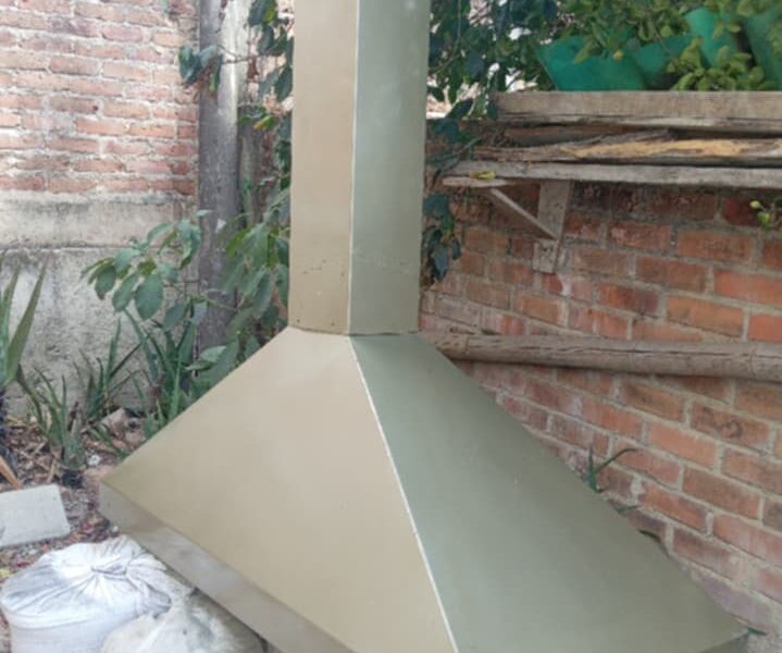 SE VENDE CAMPANA METÁLICA